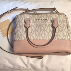 Micheal Kors Purse